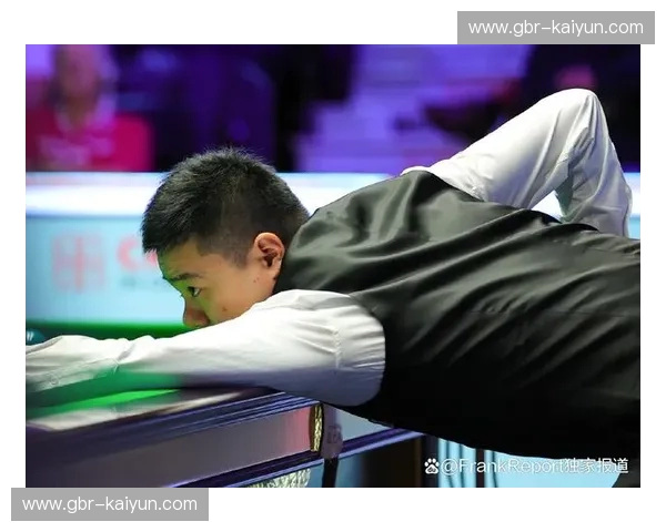 台球头盔：把精准与安全戴在头上，让每一杆更自信